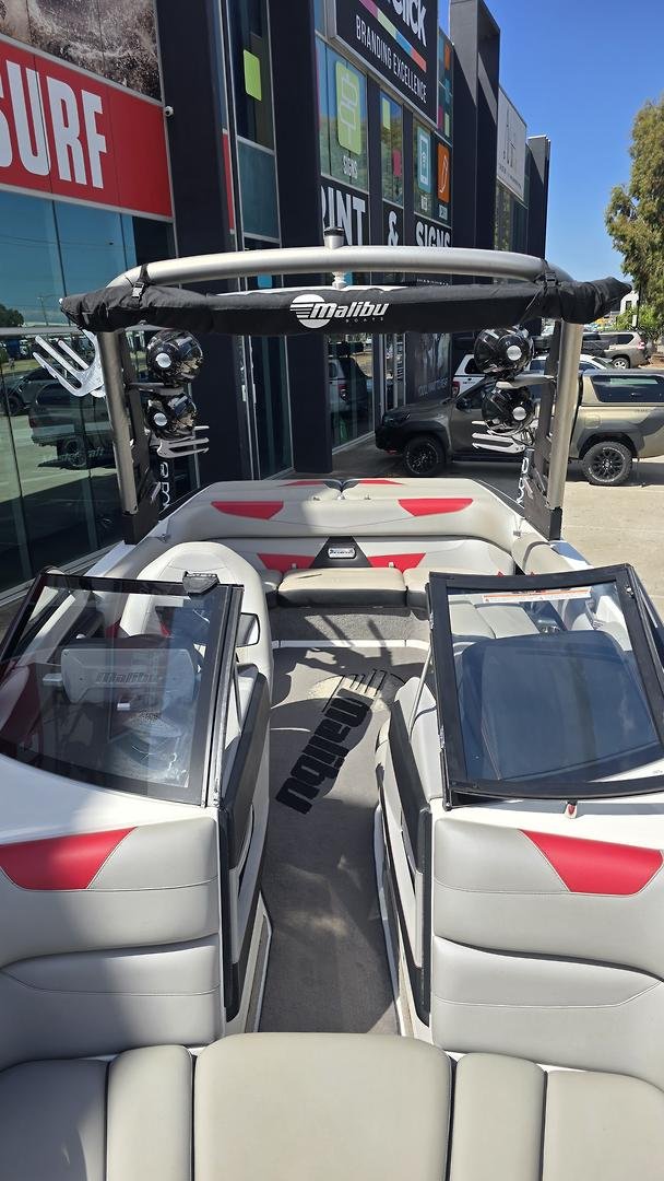 2017 Malibu Wakesetter 22 VLX