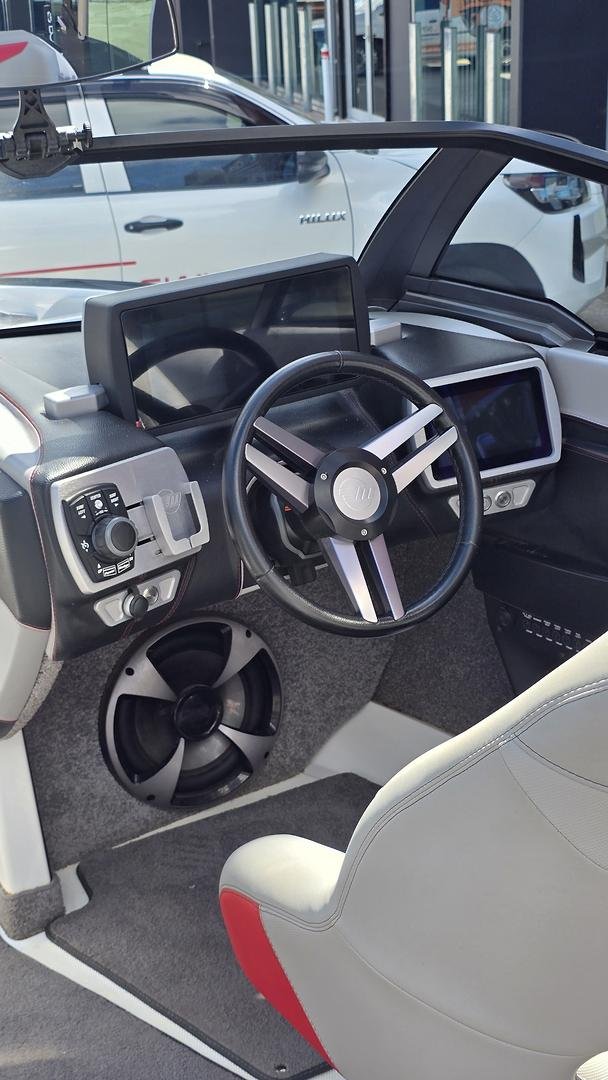 2017 Malibu Wakesetter 22 VLX