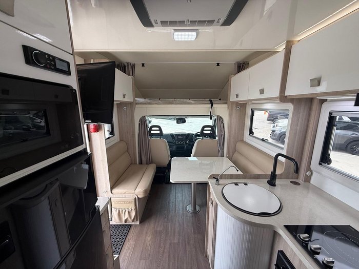 2018 Winnebago Iluka Iveco 4 Berth