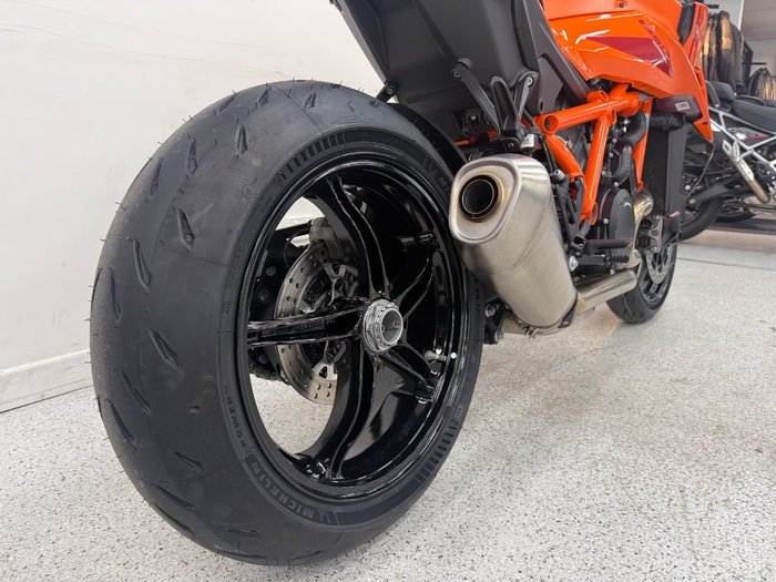 2026 Ktm 1390 SUPER DUKE R EVO Orange
