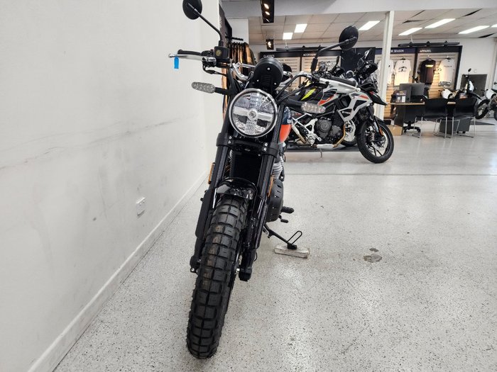 2026 Royal Enfield 2026 Royal Enfield 650CC INTERCEPTOR BEAR 650 Road Green