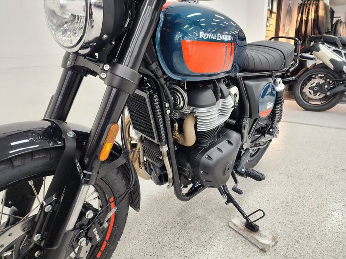 2026 Royal Enfield 2026 Royal Enfield 650CC INTERCEPTOR BEAR 650 Road Green