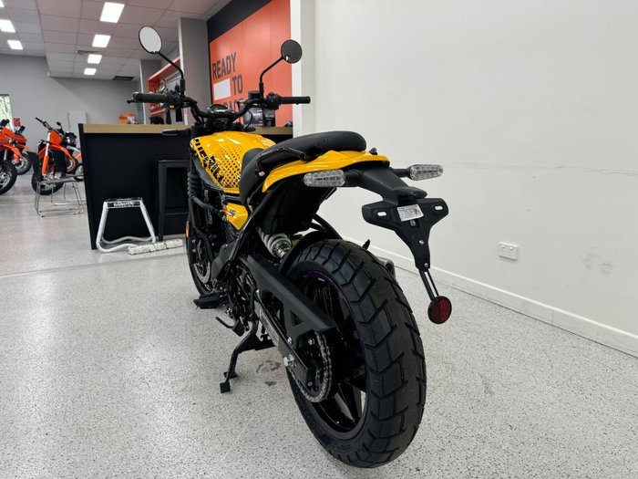 2026 Royal Enfield 2026 ROYAL ENFIELD 450CC GUERILLA 450 ROAD Yellow