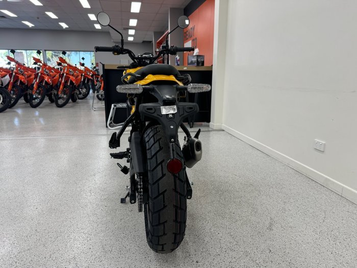 2026 Royal Enfield 2026 ROYAL ENFIELD 450CC GUERILLA 450 ROAD Yellow