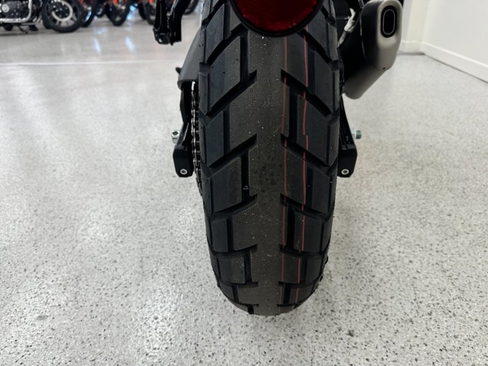 2026 Royal Enfield 2026 ROYAL ENFIELD 450CC GUERILLA 450 ROAD Yellow