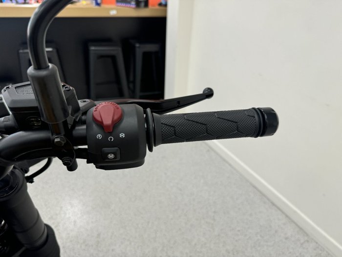 2026 Royal Enfield 2026 ROYAL ENFIELD 450CC GUERILLA 450 ROAD Yellow