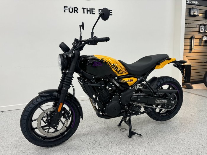 2026 Royal Enfield 2026 ROYAL ENFIELD 450CC GUERILLA 450 ROAD Yellow