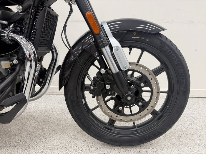 2026 Royal Enfield SUPER METEOR 650 Black