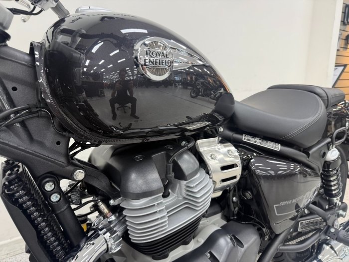 2026 Royal Enfield SUPER METEOR 650 Black
