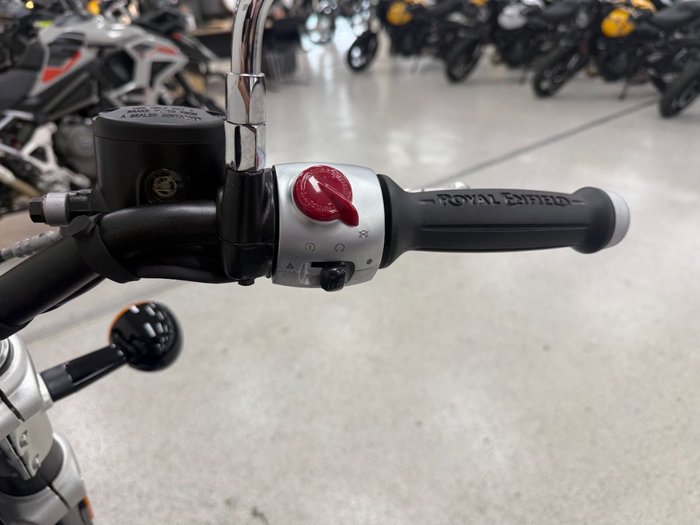 2026 Royal Enfield SUPER METEOR 650 Black