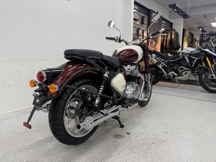 2025 Royal Enfield CLASSIC 650 Red