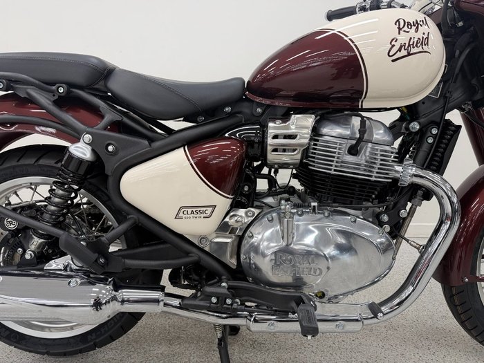 2025 Royal Enfield CLASSIC 650 Red