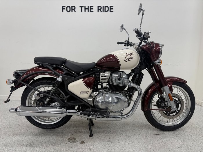 2025 Royal Enfield CLASSIC 650 Red