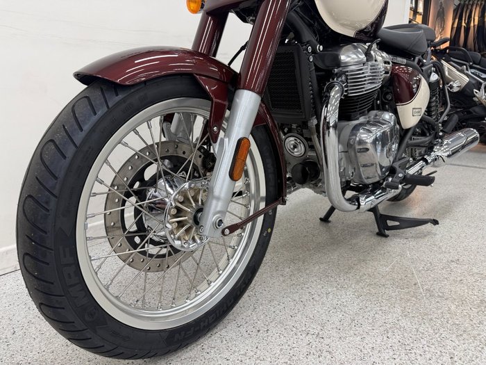 2025 Royal Enfield CLASSIC 650 Red