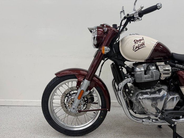 2025 Royal Enfield CLASSIC 650 Red