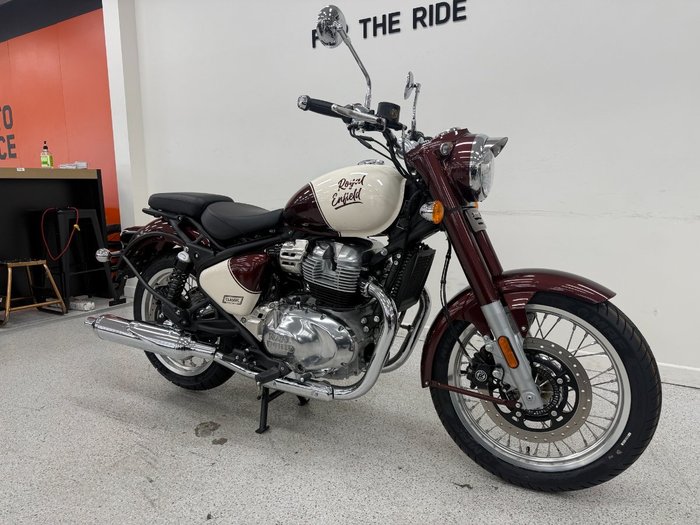 2025 Royal Enfield CLASSIC 650 Red