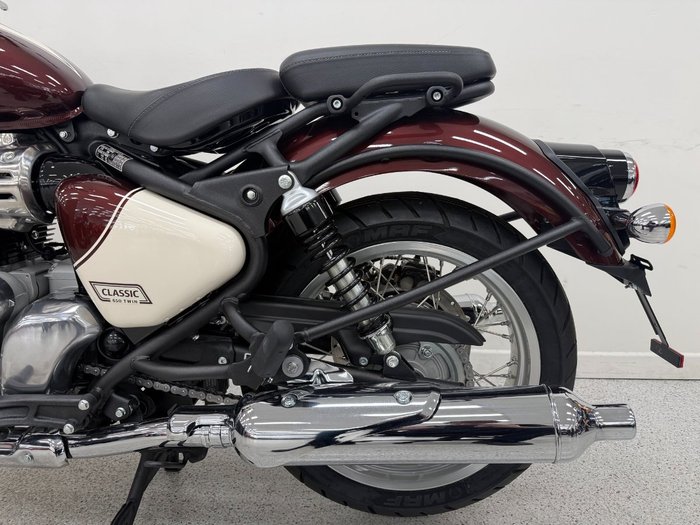 2025 Royal Enfield CLASSIC 650 Red