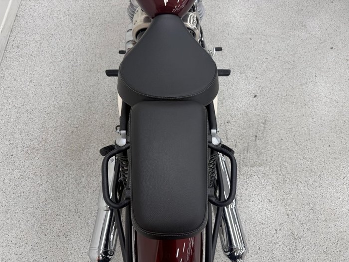 2025 Royal Enfield CLASSIC 650 Red