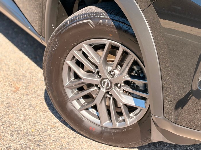 2025 Nissan X-TRAIL ST