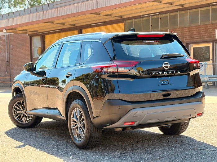 2025 Nissan X-TRAIL ST