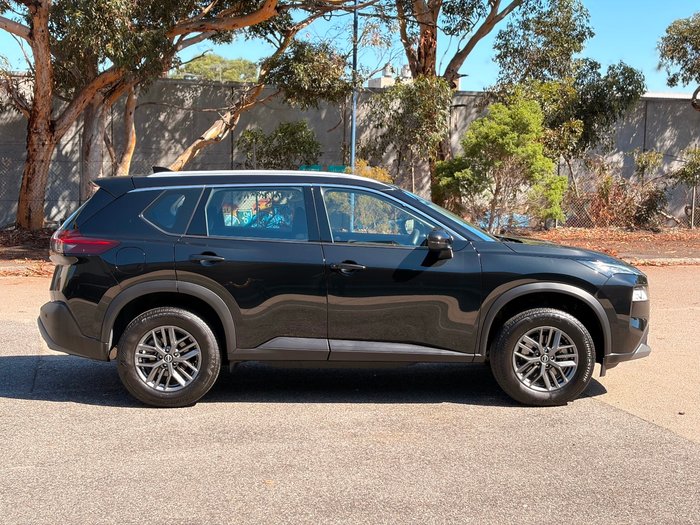 2025 Nissan X-TRAIL ST