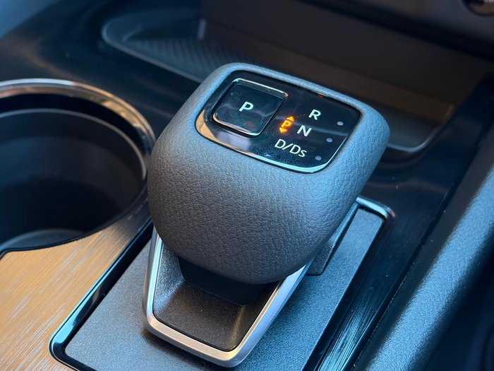 2025 Nissan X-TRAIL ST