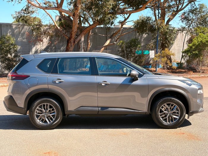 2025 Nissan X-TRAIL ST