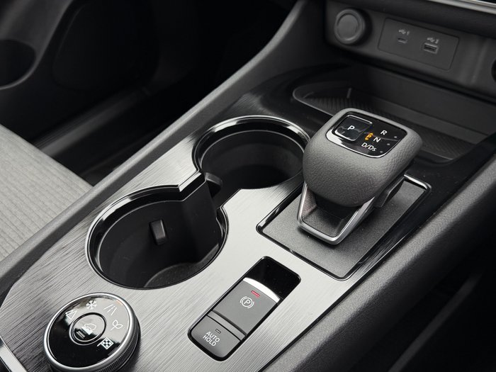 2025 Nissan X-TRAIL ST