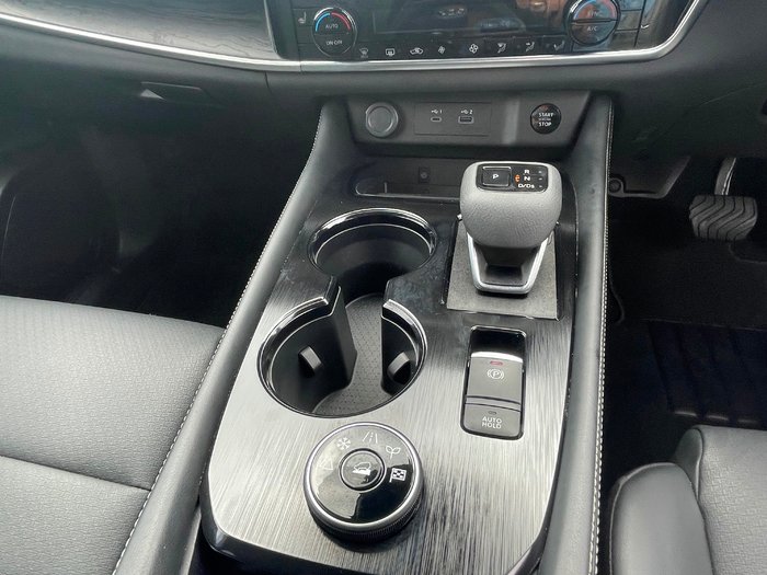 2025 Nissan X-TRAIL ST-L