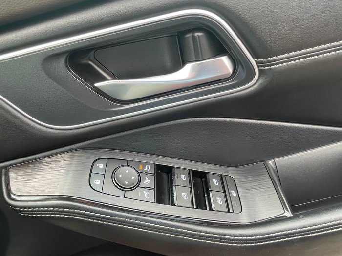 2025 Nissan X-TRAIL ST-L