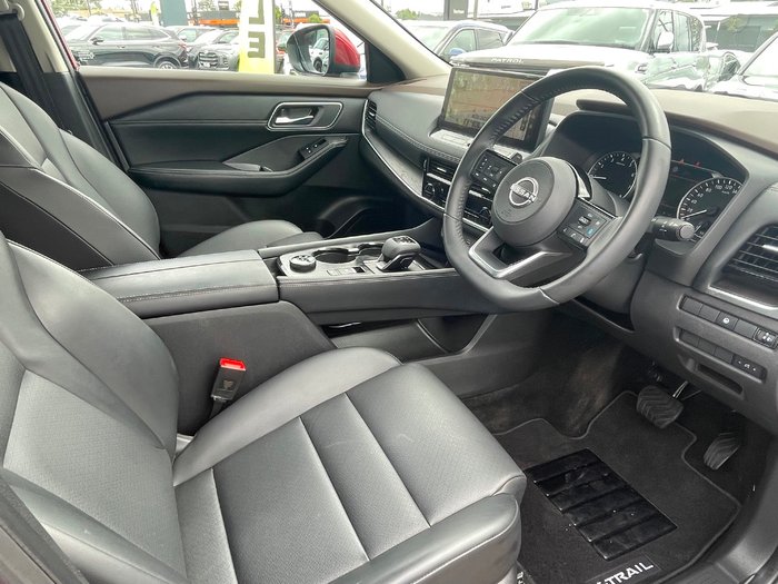 2025 Nissan X-TRAIL ST-L