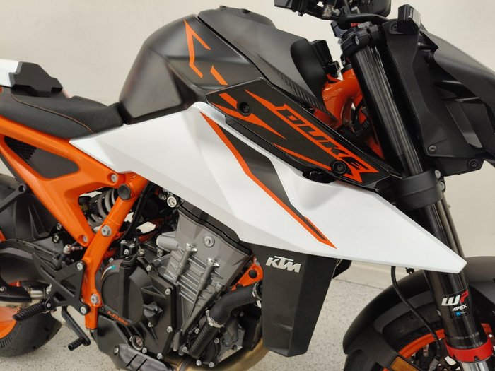 2026 Ktm 990 DUKE Orange