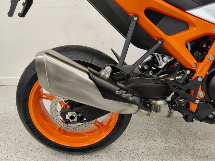 2026 Ktm 990 DUKE Orange