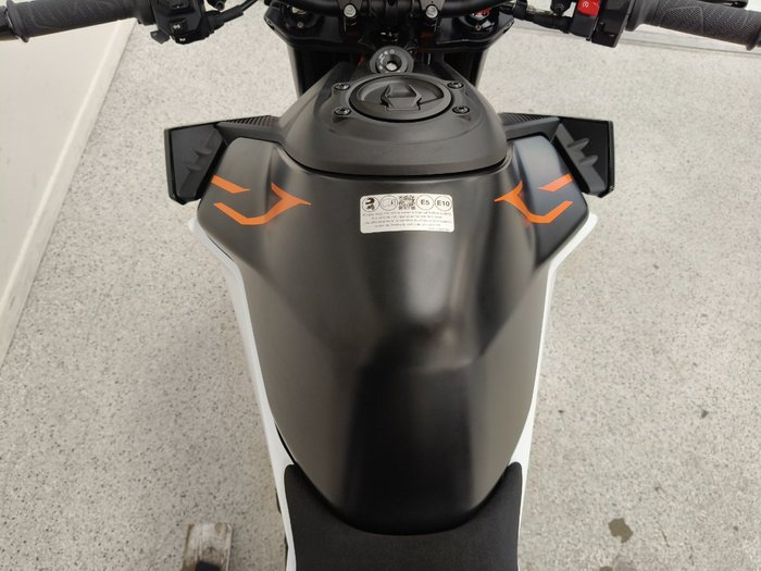 2026 Ktm 990 DUKE Orange