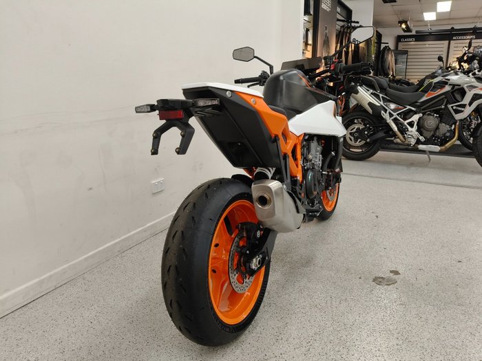 2025 Ktm 990 DUKE Orange