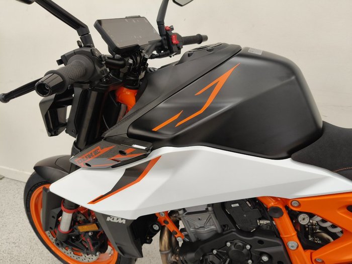 2026 Ktm 990 DUKE Orange