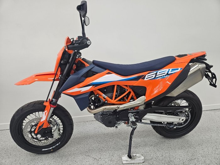 2024 Ktm 690 SMC R Orange