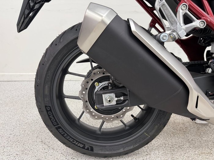 2025 Honda CB750 (HORNET) White