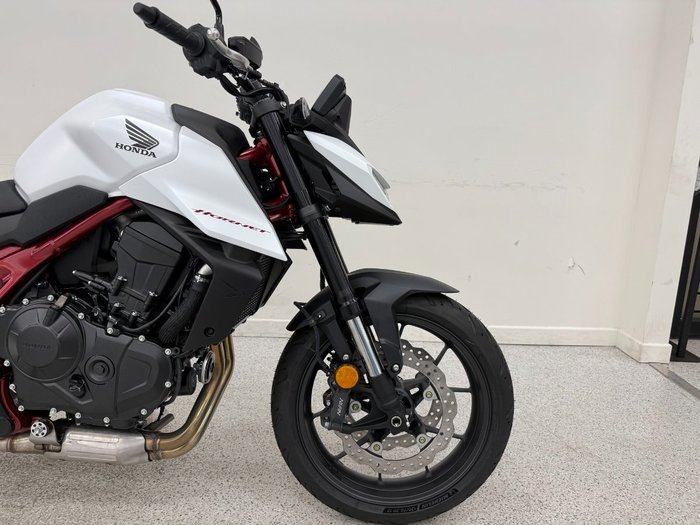 2025 Honda CB750 (HORNET) White