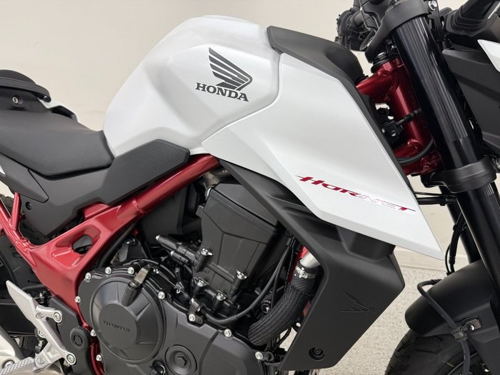 2025 Honda CB750 (HORNET) White