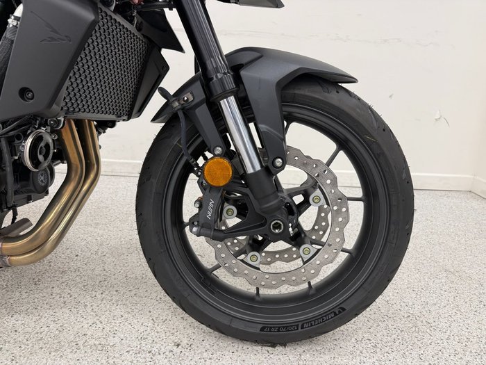 2025 Honda CB750 (HORNET) White