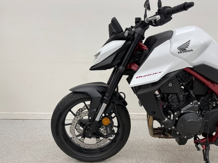 2025 Honda CB750 (HORNET) White