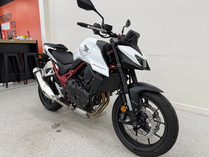 2025 Honda CB750 (HORNET) White