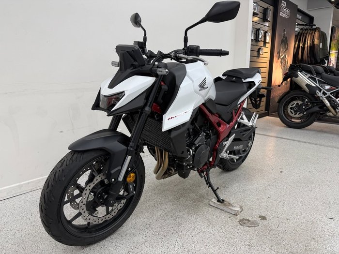 2025 Honda CB750 (HORNET) White
