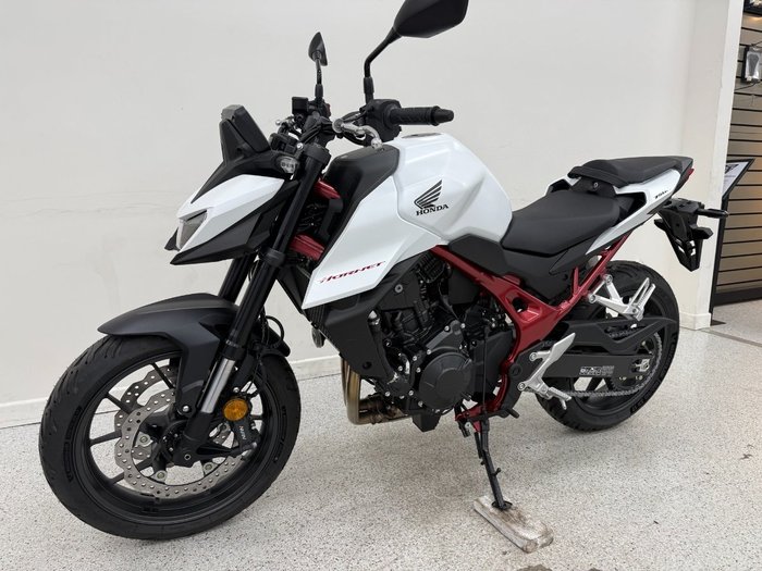 2025 Honda CB750 (HORNET) White