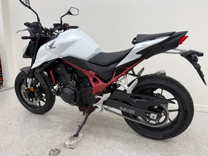 2025 Honda CB750 (HORNET) White