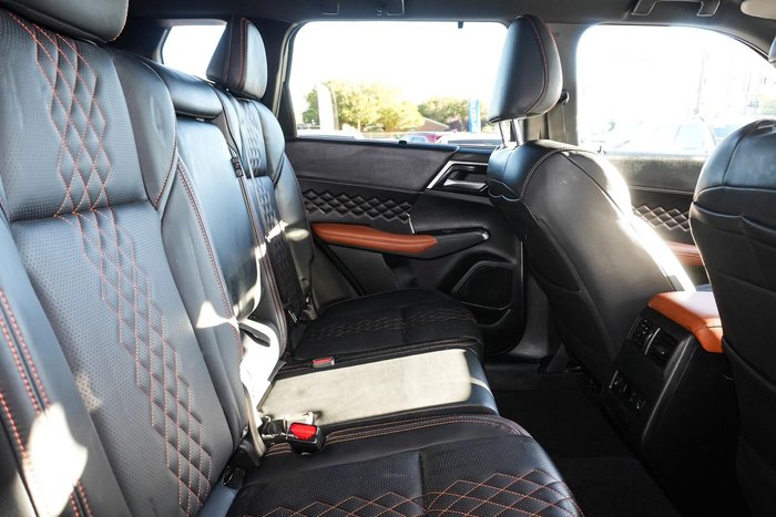 2023 Mitsubishi Outlander Exceed Tourer