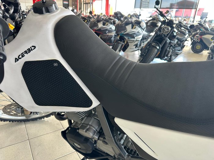 2021 Suzuki DR650SE DR White