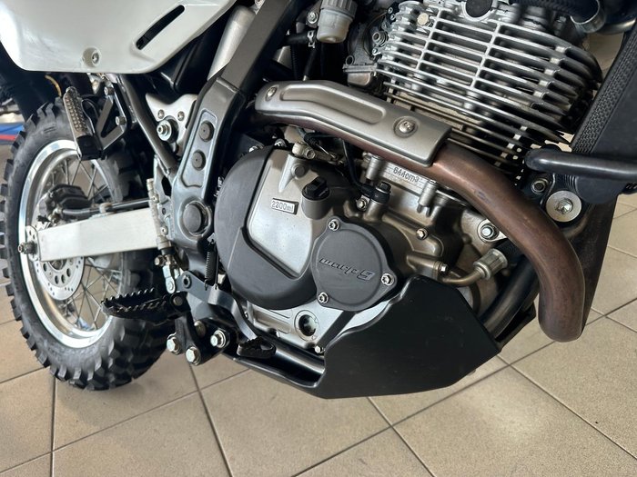 2021 Suzuki DR650SE DR White