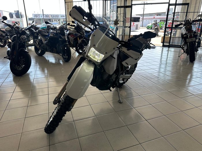 2021 Suzuki DR650SE DR White